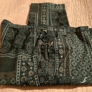 New Isaac Mizrahi woman’s 26WP ankle pants, black patchwork print, pull on